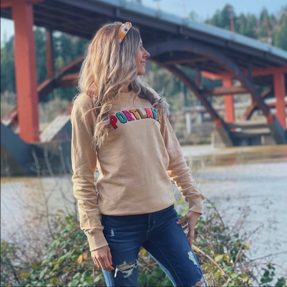 Portland Gear crewneck sweatshirt small NWT multicolor chenille - Picture 1 of 8